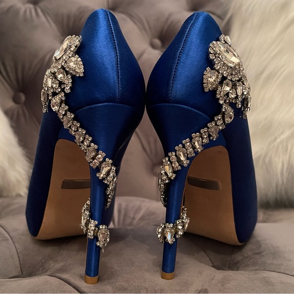 ‘Royal’ Embellished Peep-Toe Pump by Badgley Mischka - Picture 8 of 15